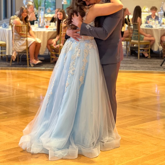 Gown - Picture 3 of 3